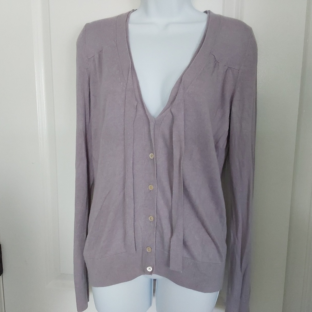 FINAL SALE! Soft lilac Gap cardigan. Size M. Tie at top front. Slight pilling.